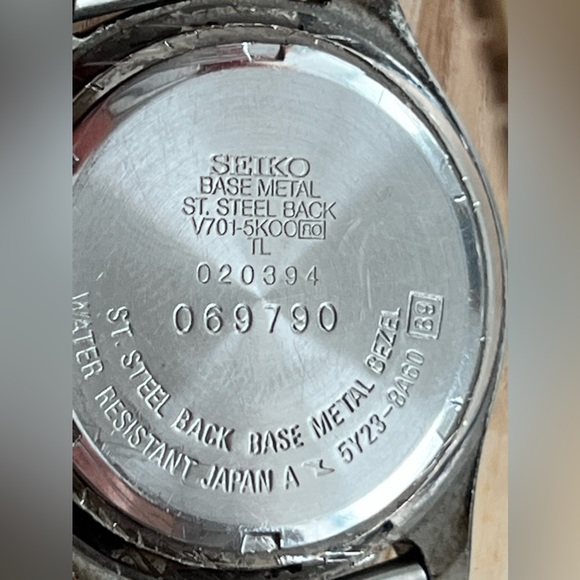Seiko Men’s Watch Diamond Vintage Black Dial New Two Tone Stretch Bracelet Date - Picture 10 of 11